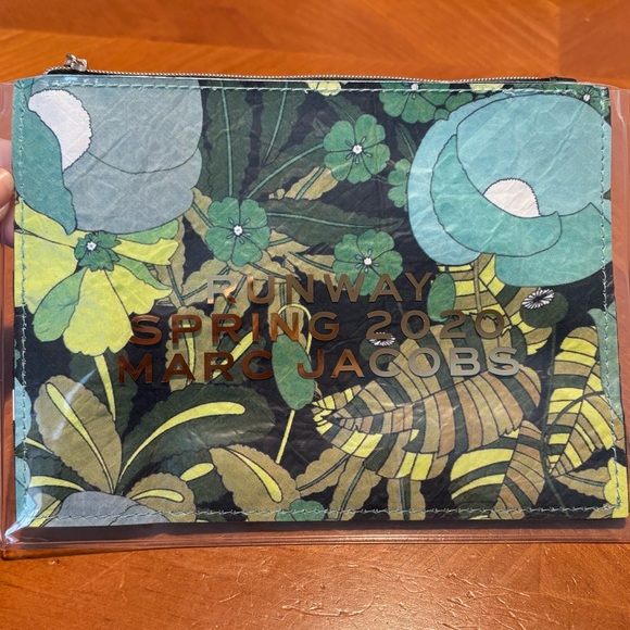 Marc Jacobs Cosmetics Bag - Picture 8 of 9